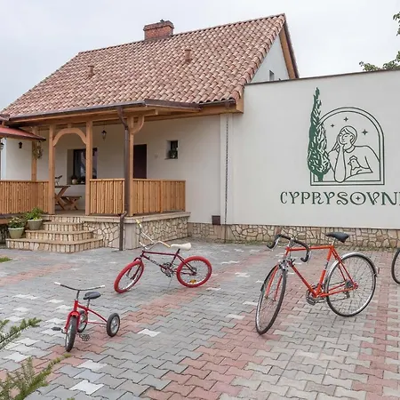 Cyprysovnia Villa